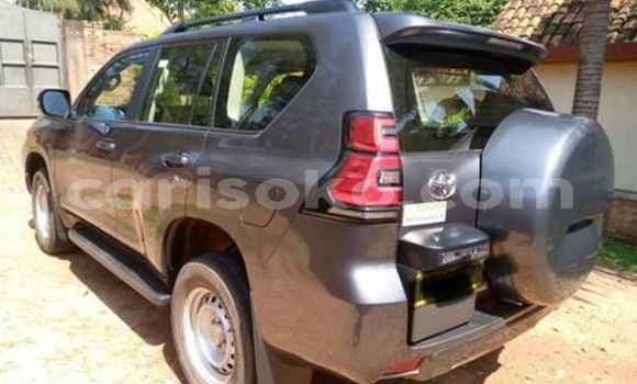 اشتري مستعمل Toyota Land Cruiser Autre سيارة في Kigali في Rwanda اشتري مستعمل Toyota Land Cruiser Autre سيارة في Kigali في Rwanda