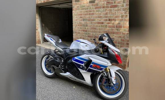 Acheter Occasion Moto Suzuki GSX–R Blanc à Gicumbi, Rwanda Acheter Occasion Moto Suzuki GSX–R Blanc à Gicumbi, Rwanda