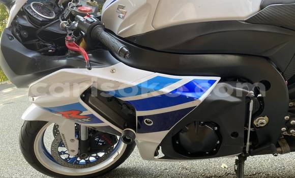 Acheter Occasion Moto Suzuki GSX–R Blanc à Gicumbi, Rwanda Acheter Occasion Moto Suzuki GSX–R Blanc à Gicumbi, Rwanda