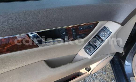 Acheter Occasion Voiture Mercedes-Benz KOMPRESSOR Beige à Gicumbi, Rwanda Acheter Occasion Voiture Mercedes-Benz KOMPRESSOR Beige à Gicumbi, Rwanda