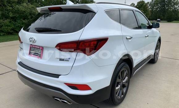 Buy Used Hyundai Santa Fe White Car in Gicumbi in Rwanda Buy Used Hyundai Santa Fe White Car in Gicumbi in Rwanda