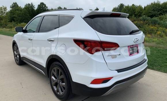 Buy Used Hyundai Santa Fe White Car in Gicumbi in Rwanda Buy Used Hyundai Santa Fe White Car in Gicumbi in Rwanda