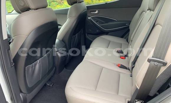 Buy Used Hyundai Santa Fe White Car in Gicumbi in Rwanda Buy Used Hyundai Santa Fe White Car in Gicumbi in Rwanda