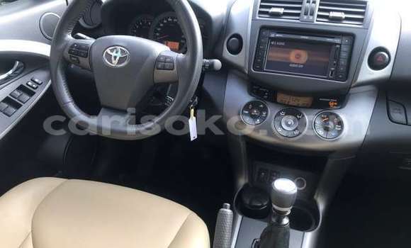 Sayi Na hannu Toyota RAV4 Marron Mota in Gicumbi a Rwanda Sayi Na hannu Toyota RAV4 Marron Mota in Gicumbi a Rwanda