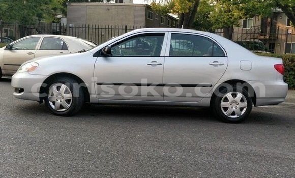 Acheter Occasion Voiture Toyota Corolla Gris à Kigali, Rwanda Acheter Occasion Voiture Toyota Corolla Gris à Kigali, Rwanda