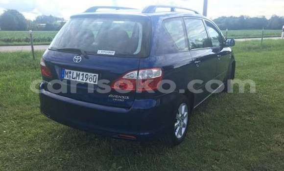 Acheter Occasion Voiture Toyota Avensis Verso Bleu à Kigali, Rwanda Acheter Occasion Voiture Toyota Avensis Verso Bleu à Kigali, Rwanda