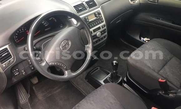 Acheter Occasion Voiture Toyota Avensis Verso Bleu à Kigali, Rwanda Acheter Occasion Voiture Toyota Avensis Verso Bleu à Kigali, Rwanda