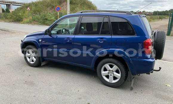 Sayi Na hannu Toyota RAV4 Bleu Mota in Kigali a Rwanda Sayi Na hannu Toyota RAV4 Bleu Mota in Kigali a Rwanda