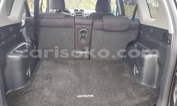 Sayi Na hannu Toyota RAV4 Beige Mota in Kigali a Rwanda Sayi Na hannu Toyota RAV4 Beige Mota in Kigali a Rwanda