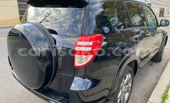 Sayi Na hannu Toyota RAV4 Beige Mota in Kigali a Rwanda Sayi Na hannu Toyota RAV4 Beige Mota in Kigali a Rwanda