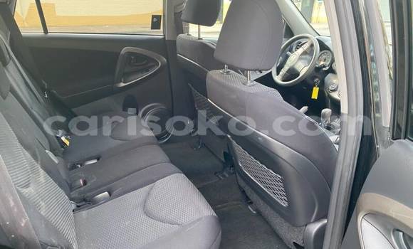 Sayi Na hannu Toyota RAV4 Beige Mota in Kigali a Rwanda Sayi Na hannu Toyota RAV4 Beige Mota in Kigali a Rwanda