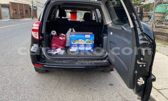 Sayi Na hannu Toyota RAV4 Beige Mota in Kigali a Rwanda Sayi Na hannu Toyota RAV4 Beige Mota in Kigali a Rwanda