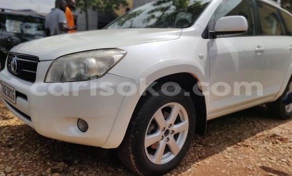 اشتري مستعمل Toyota RAV4 Blanc سيارة في Kigali في Rwanda اشتري مستعمل Toyota RAV4 Blanc سيارة في Kigali في Rwanda