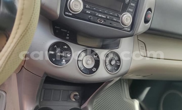 اشتري مستعمل Toyota RAV4 Blanc سيارة في Kigali في Rwanda اشتري مستعمل Toyota RAV4 Blanc سيارة في Kigali في Rwanda