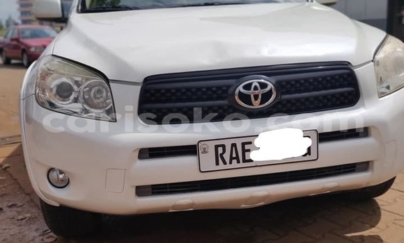 اشتري مستعمل Toyota RAV4 Blanc سيارة في Kigali في Rwanda اشتري مستعمل Toyota RAV4 Blanc سيارة في Kigali في Rwanda