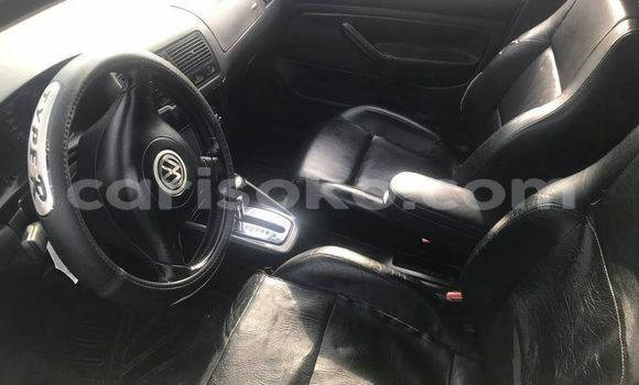اشتري مستعمل Volkswagen Golf Gris سيارة في Kigali في Rwanda اشتري مستعمل Volkswagen Golf Gris سيارة في Kigali في Rwanda