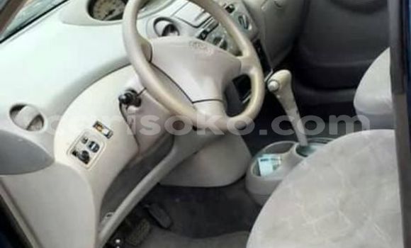 اشتري مستعمل Toyota Platz Bleu سيارة في Kigali في Rwanda اشتري مستعمل Toyota Platz Bleu سيارة في Kigali في Rwanda