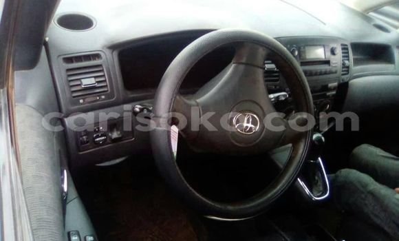 Acheter Occasion Voiture Toyota Corolla Verso Bleu à Kigali, Rwanda Acheter Occasion Voiture Toyota Corolla Verso Bleu à Kigali, Rwanda