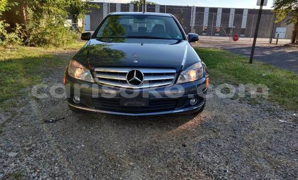 Sayi Na hannu Mercedes-Benz KOMPRESSOR Beige Mota in Kigali a Rwanda Sayi Na hannu Mercedes-Benz KOMPRESSOR Beige Mota in Kigali a Rwanda