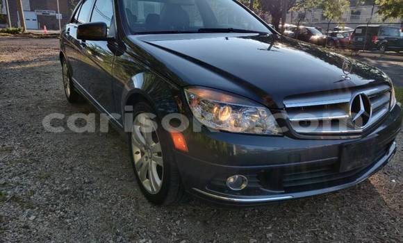 Sayi Na hannu Mercedes-Benz KOMPRESSOR Beige Mota in Kigali a Rwanda Sayi Na hannu Mercedes-Benz KOMPRESSOR Beige Mota in Kigali a Rwanda