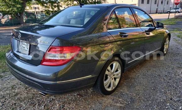 Sayi Na hannu Mercedes-Benz KOMPRESSOR Beige Mota in Kigali a Rwanda Sayi Na hannu Mercedes-Benz KOMPRESSOR Beige Mota in Kigali a Rwanda