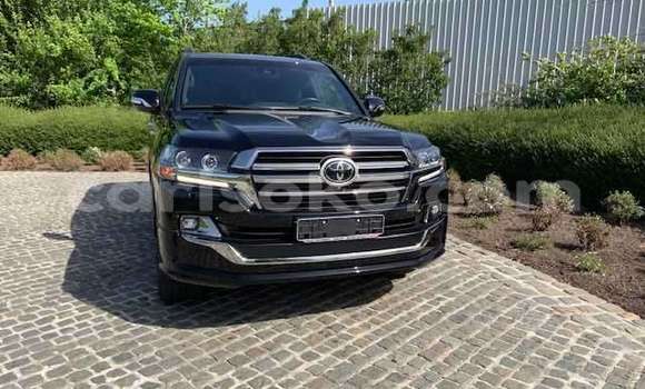 Buy Used Toyota Land Cruiser White Car in Kigali in Rwanda Buy Used Toyota Land Cruiser White Car in Kigali in Rwanda