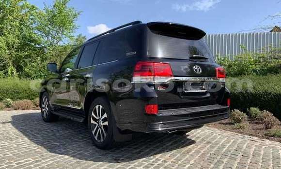 Buy Used Toyota Land Cruiser White Car in Kigali in Rwanda Buy Used Toyota Land Cruiser White Car in Kigali in Rwanda