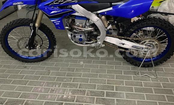 Sayi Na hannu Yamaha YZ450F Bleu Motsi in Kigali a Rwanda Sayi Na hannu Yamaha YZ450F Bleu Motsi in Kigali a Rwanda