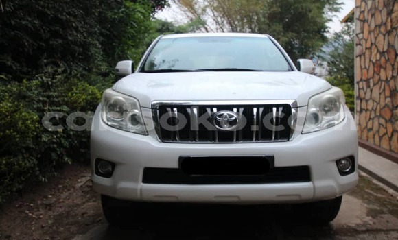 Acheter Occasion Voiture Toyota Land Cruiser Prado Blanc à Kigali, Rwanda Acheter Occasion Voiture Toyota Land Cruiser Prado Blanc à Kigali, Rwanda