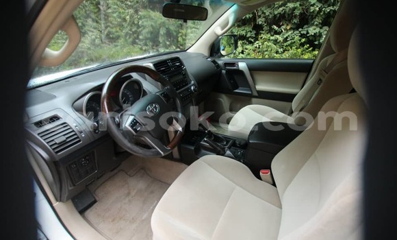 Acheter Occasion Voiture Toyota Land Cruiser Prado Blanc à Kigali, Rwanda Acheter Occasion Voiture Toyota Land Cruiser Prado Blanc à Kigali, Rwanda