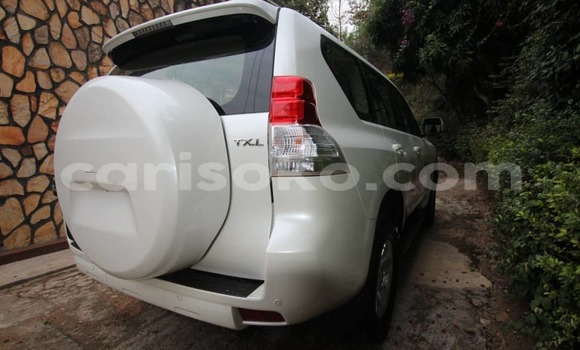 Acheter Occasion Voiture Toyota Land Cruiser Prado Blanc à Kigali, Rwanda Acheter Occasion Voiture Toyota Land Cruiser Prado Blanc à Kigali, Rwanda