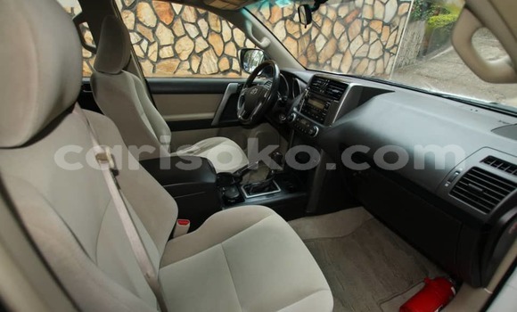 Acheter Occasion Voiture Toyota Land Cruiser Prado Blanc à Kigali, Rwanda Acheter Occasion Voiture Toyota Land Cruiser Prado Blanc à Kigali, Rwanda