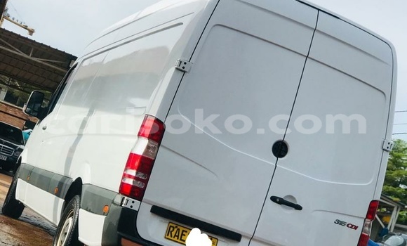 Sayi Na hannu Mercedes‒Benz Sprinter Blanc Babbar mota in Kigali a Rwanda Sayi Na hannu Mercedes‒Benz Sprinter Blanc Babbar mota in Kigali a Rwanda