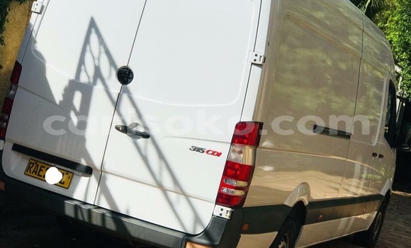 Sayi Na hannu Mercedes‒Benz Sprinter Blanc Babbar mota in Kigali a Rwanda Sayi Na hannu Mercedes‒Benz Sprinter Blanc Babbar mota in Kigali a Rwanda