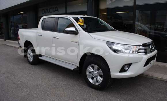 Sayi Na hannu Toyota Hilux Blanc Mota in Bokwango a Rwanda Sayi Na hannu Toyota Hilux Blanc Mota in Bokwango a Rwanda