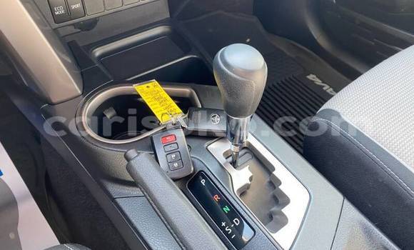 Acheter Occasion Voiture Toyota RAV4 Blanc à Kigali, Rwanda Acheter Occasion Voiture Toyota RAV4 Blanc à Kigali, Rwanda