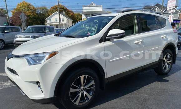 Acheter Occasion Voiture Toyota RAV4 Blanc à Kigali, Rwanda Acheter Occasion Voiture Toyota RAV4 Blanc à Kigali, Rwanda