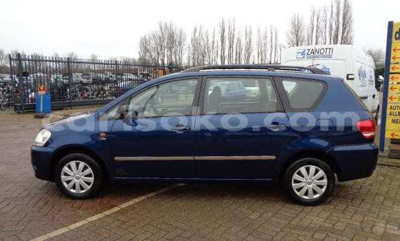 Sayi Na hannu Toyota Avensis Verso Bleu Mota in Kigali a Rwanda Sayi Na hannu Toyota Avensis Verso Bleu Mota in Kigali a Rwanda