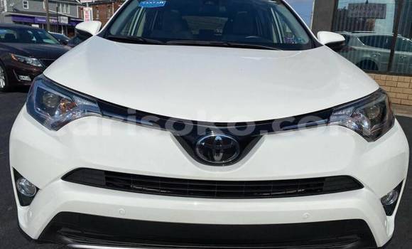 Sayi Na hannu Toyota RAV4 Blanc Mota in Kigali a Rwanda Sayi Na hannu Toyota RAV4 Blanc Mota in Kigali a Rwanda