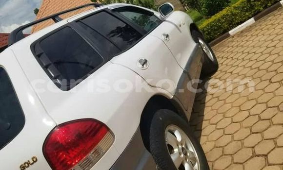 Sayi Na hannu Hyundai Santa Fe Blanc Mota in Kigali a Rwanda Sayi Na hannu Hyundai Santa Fe Blanc Mota in Kigali a Rwanda