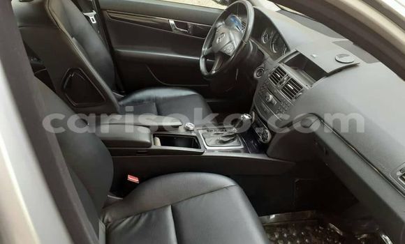 Sayi Na hannu Mercedes-Benz C–Class Gris Mota in Kigali a Rwanda Sayi Na hannu Mercedes-Benz C–Class Gris Mota in Kigali a Rwanda