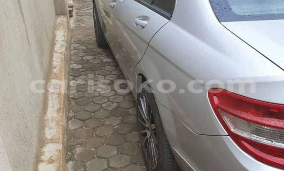 Sayi Na hannu Mercedes-Benz C–Class Gris Mota in Kigali a Rwanda Sayi Na hannu Mercedes-Benz C–Class Gris Mota in Kigali a Rwanda