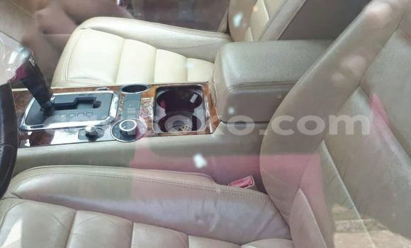 Acheter Occasion Voiture Volkswagen Touareg Bleu à Kigali, Rwanda Acheter Occasion Voiture Volkswagen Touareg Bleu à Kigali, Rwanda