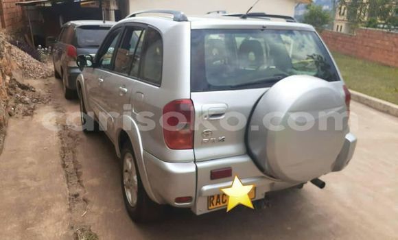 Sayi Na hannu Toyota RAV4 Gris Mota in Kigali a Rwanda Sayi Na hannu Toyota RAV4 Gris Mota in Kigali a Rwanda