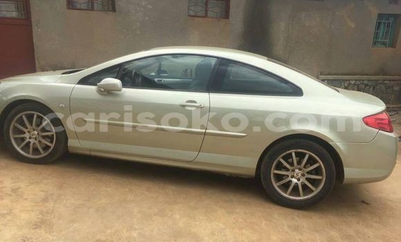 اشتري مستعمل Peugeot 406 Beige سيارة في Kigali في Rwanda