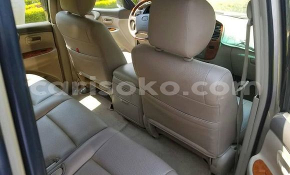 Sayi Na hannu Toyota Land Cruiser Gris Mota in Kigali a Rwanda Sayi Na hannu Toyota Land Cruiser Gris Mota in Kigali a Rwanda