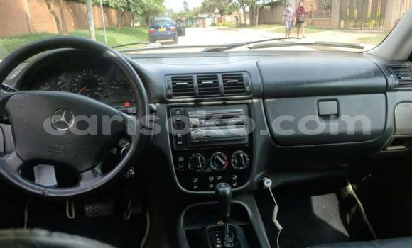 Sayi Na hannu Mercedes-Benz ML–Class Blanc Mota in Kigali a Rwanda Sayi Na hannu Mercedes-Benz ML–Class Blanc Mota in Kigali a Rwanda