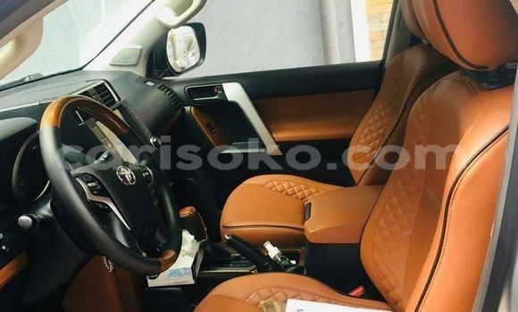 Sayi Na hannu Toyota Land Cruiser Gris Mota in Kigali a Rwanda Sayi Na hannu Toyota Land Cruiser Gris Mota in Kigali a Rwanda