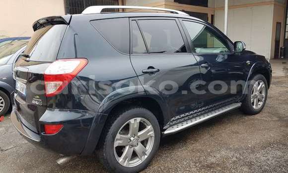 Sayi Na hannu Toyota RAV4 Beige Mota in Kigali a Rwanda Sayi Na hannu Toyota RAV4 Beige Mota in Kigali a Rwanda