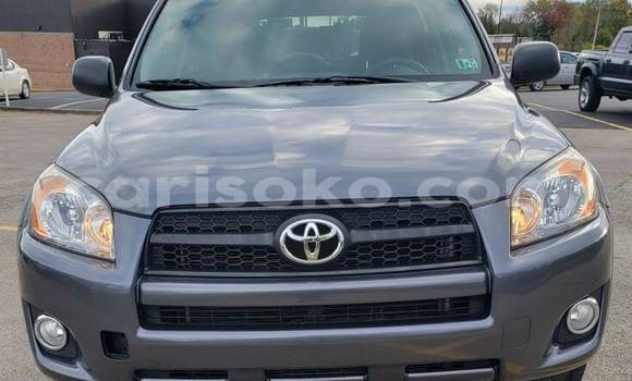 Sayi Na hannu Toyota RAV4 Beige Mota in Kigali a Rwanda Sayi Na hannu Toyota RAV4 Beige Mota in Kigali a Rwanda